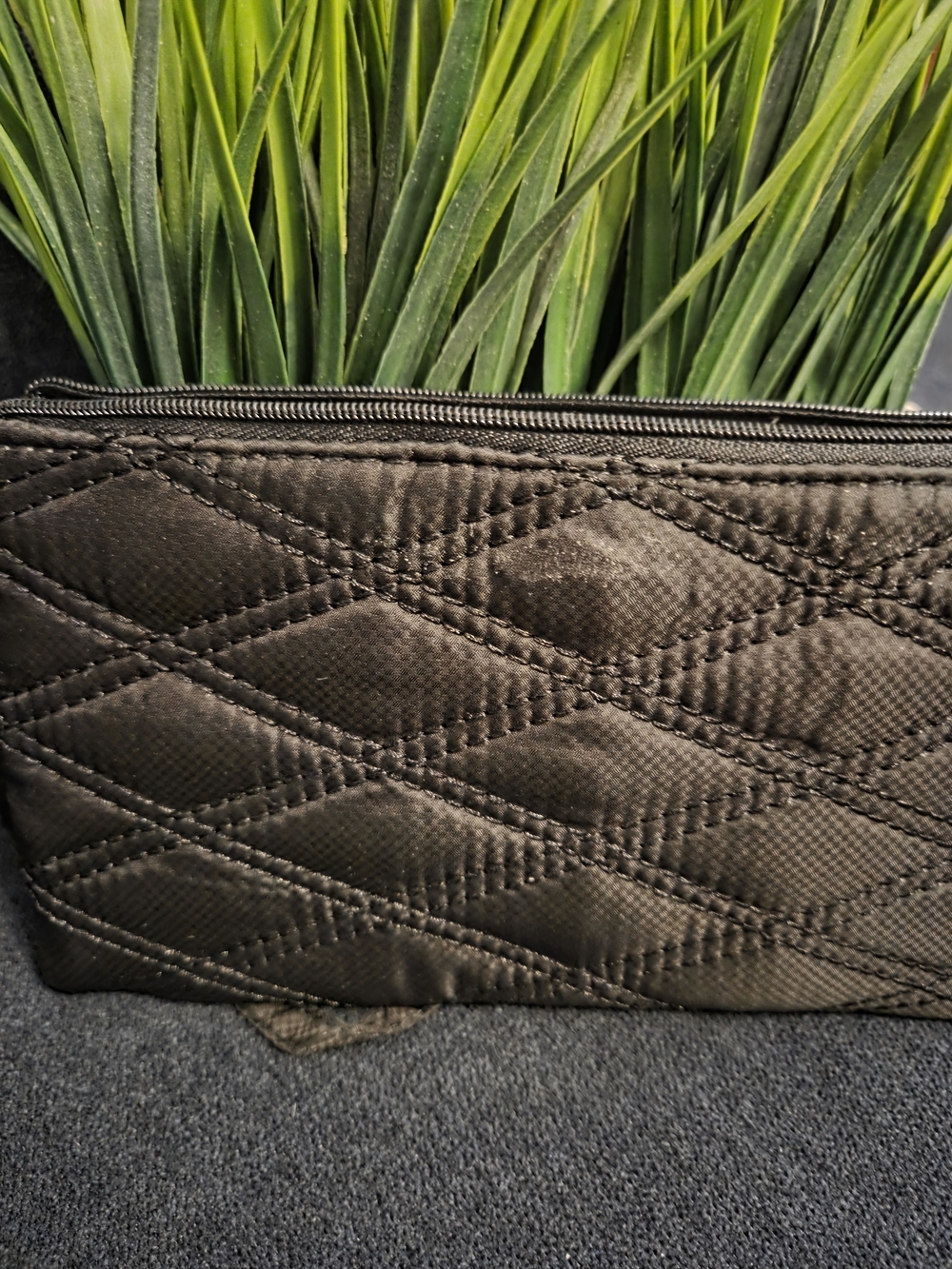 Baggalini Ladies Quilted Black Wristlet - Picture 5 of 7